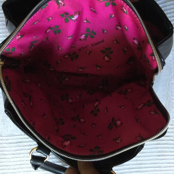 BETSEY JOHNSON PURSE - Picture 4 of 5